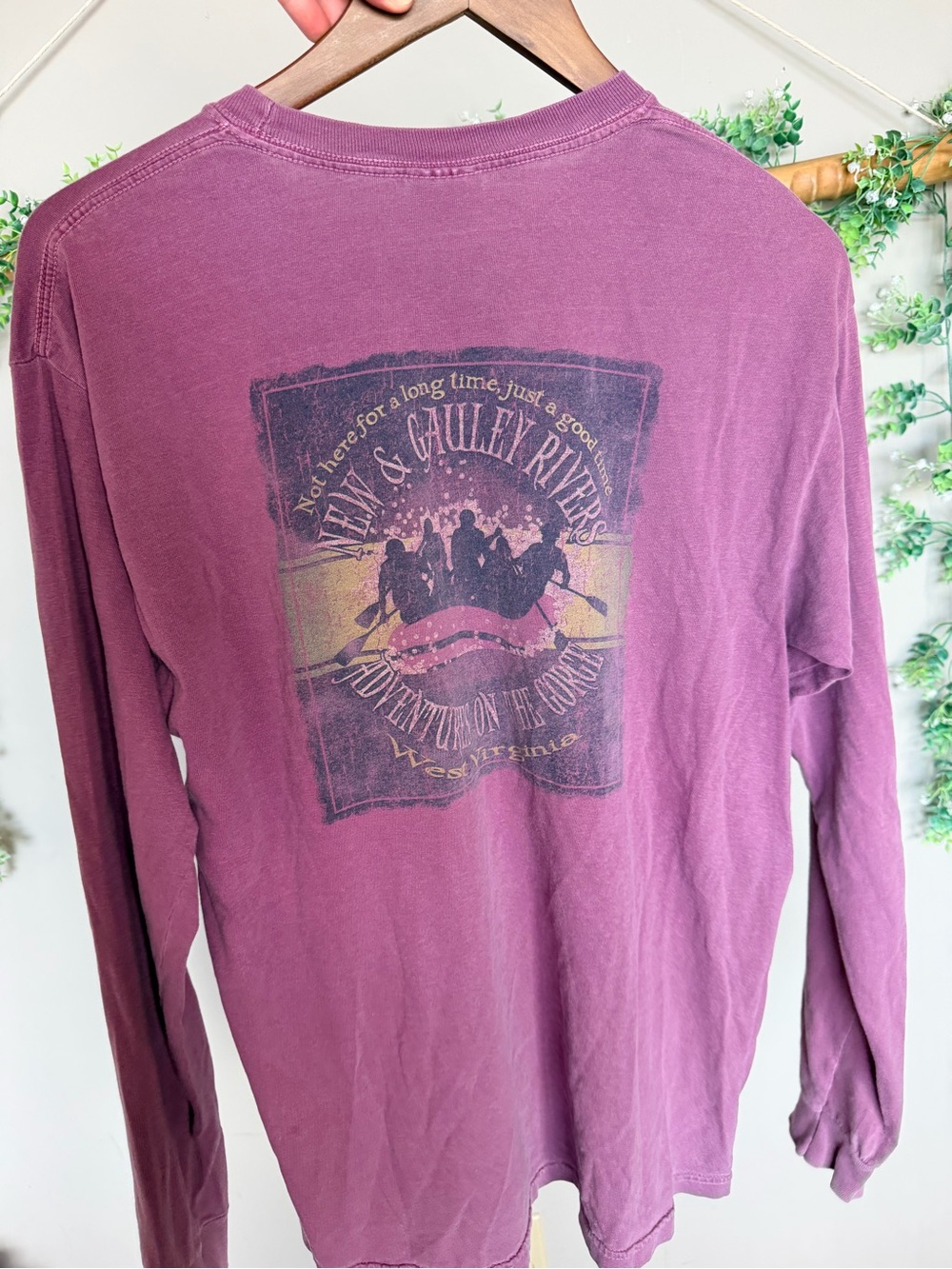 Comfort Colors Unisex Long-Sleeve West Virginia Graphic Tee | size M